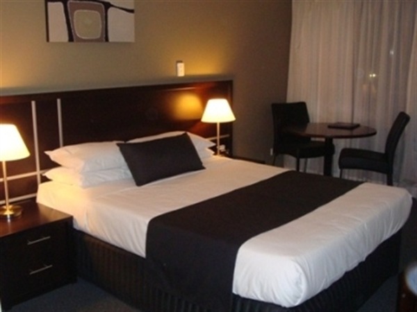 Riverside Hotel South Bank - Accommodation Newcastle 3
