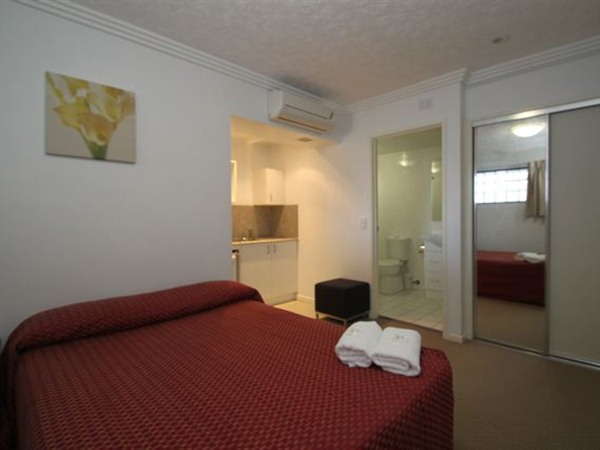 Southern Cross Motel and Serviced Apartments - Hotel Accommodation