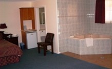 Bushmans Comfort Inn - Parkes - Accommodation Newcastle