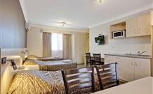 Econo Lodge Moree Spa Motor Inn - Moree - Melbourne Tourism 1