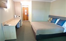 Lakeview Hotel Motel - Oak Flats - Melbourne Tourism 0