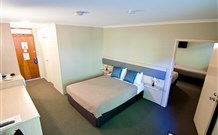 Lakeview Hotel Motel - Oak Flats - Melbourne Tourism 1