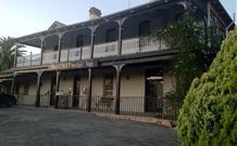 The Old Bridge Inn - Accommodation NSW