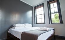 Crown and Anchor Hotel - Australia Accommodation