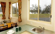 Mavis's Kitchen and Cabins - Australia Accommodation