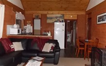 Pinegrove Cottage - Australia Accommodation