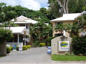 Palm Cove Tropic Apartments - Australia Accommodation