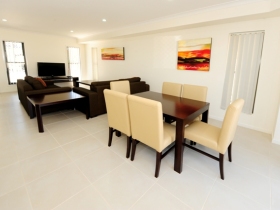 Gladstone Heights Executive Apartments - Melbourne Tourism