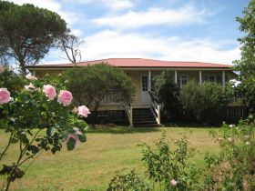 Hope Cottage Country Retreat At Assmanshausen Winery - Australia Accommodation