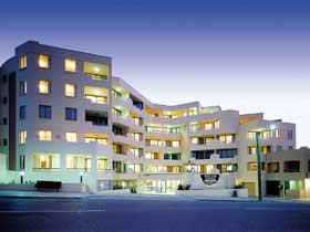 West End Central Apartments - Hotel Accommodation