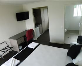 Dooleys Tavern and Motel Springsure - Accommodation NSW