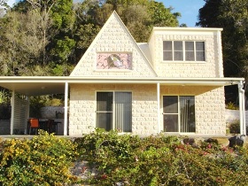 Cooroy Country Cottages - thumb 3