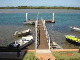 On The River Holiday Apartments - Australia Accommodation