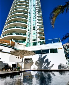 Pacific Views Resort - Hotel Accommodation
