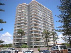 Pacific Regis Holiday Apartments - New South Wales Tourism 