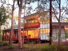 Beach Road Holiday Homes - Accommodation NSW