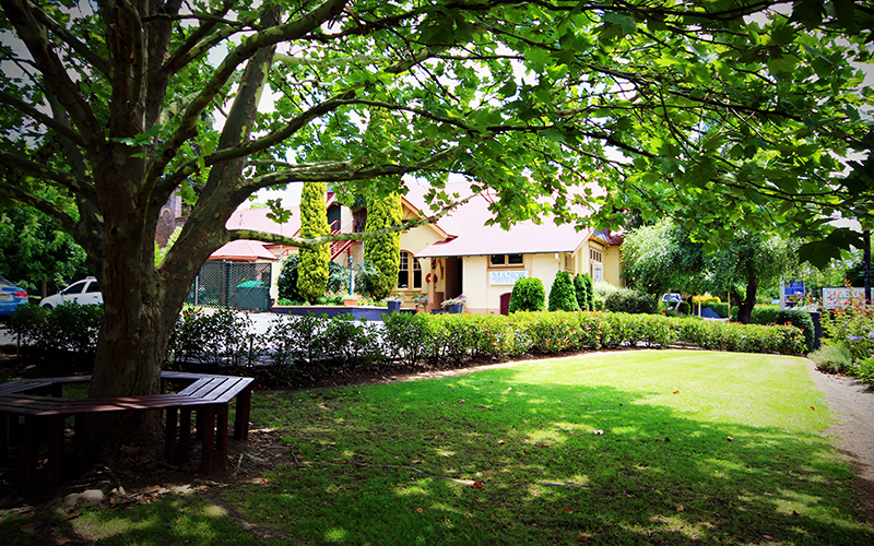 Cotswold Gardens Armidale - Australia Accommodation 6