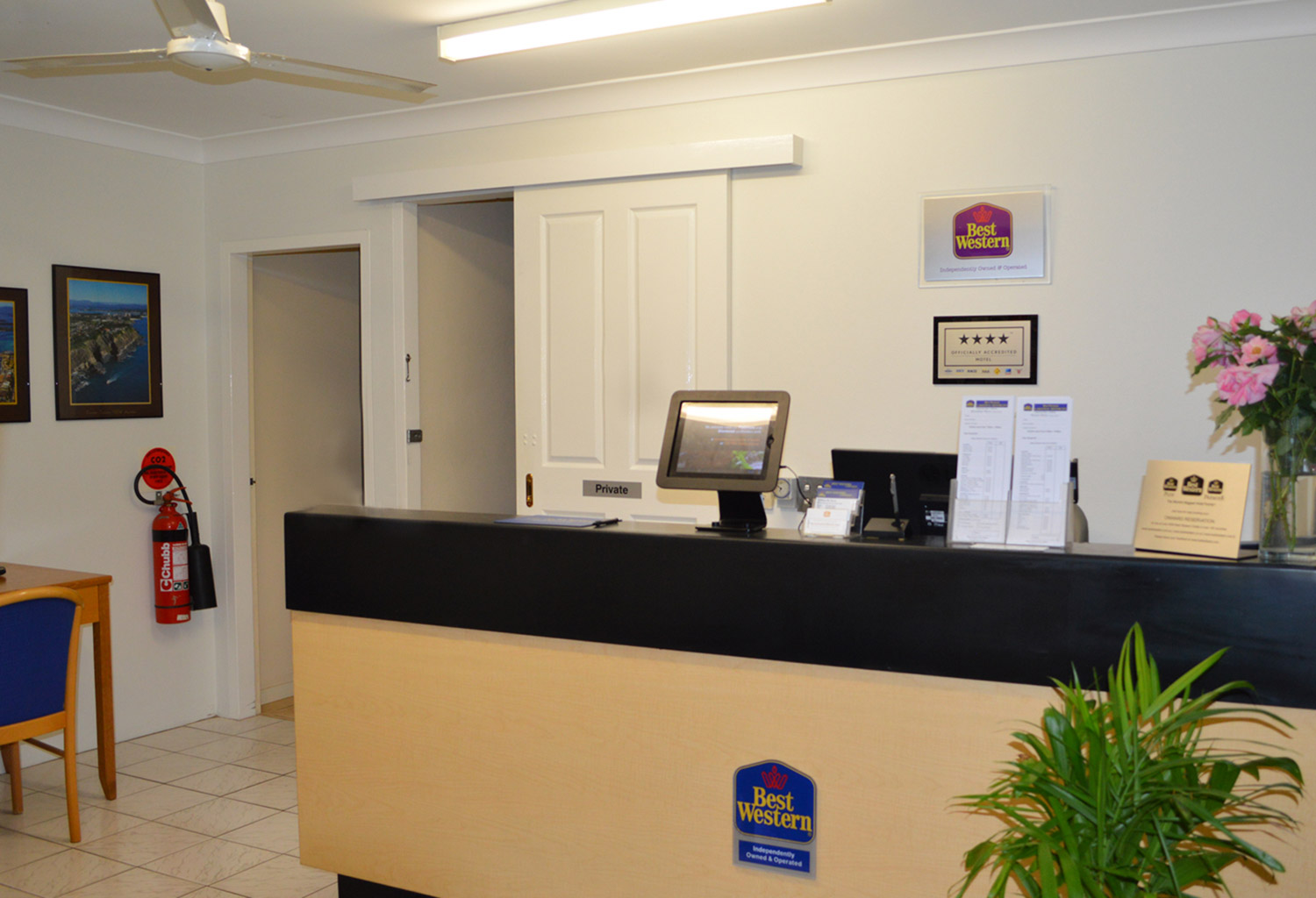 BEST WESTERN Lakesway Motor Inn - Australia Accommodation