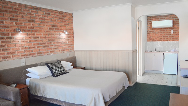 BEST WESTERN Colonial Motor Inn - Hotel Accommodation