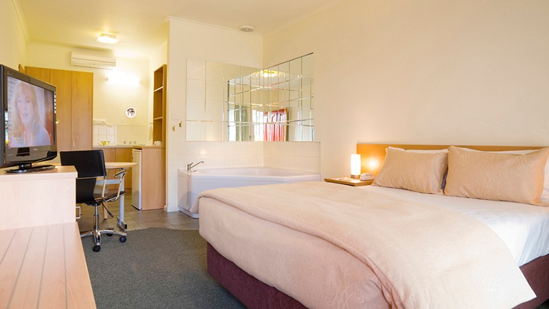 BEST WESTERN Airport Motel And Convention Centre - Australia Accommodation 1