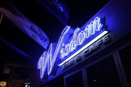 Wisdom Bar & Cafe - thumb 4