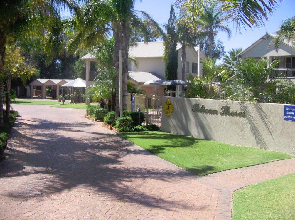 Pelican Shore Villas - New South Wales Tourism 