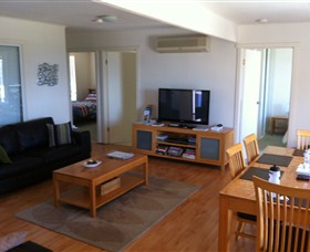 Azure Beach House - Accommodation NSW