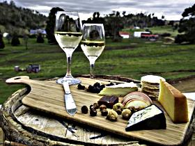 28 gates Luxury Farmstay and Fishery - VIC Tourism