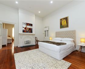 Roxburgh House Apartments - Accommodation NSW 4