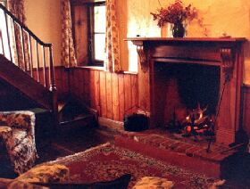 McCauley's Cottage - Hamilton Heritage Holiday Homes - VIC Tourism