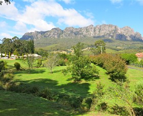 Mount Roland Country Lodge - Accommodation Newcastle