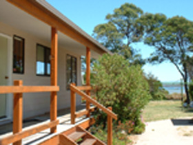 Alluvion Beach Cottage - Australia Accommodation