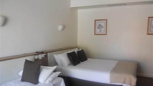 Burkes Hotel Motel - Accommodation Newcastle