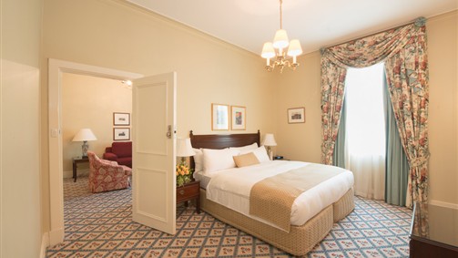 The Hotel Windsor - Accommodation Newcastle 2