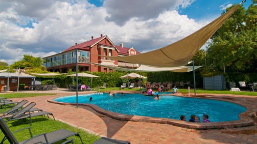 Alzburg Resort Mansfield - Accommodation NSW 1