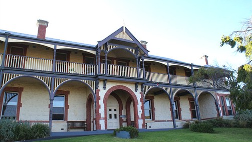 Oceanic Sorrento - Whitehall Guesthouse - VIC Tourism
