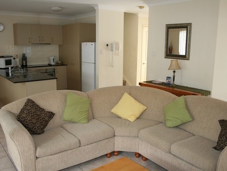 Pacific Sun Gold Coast Holiday Townhouse - Hotel Accommodation