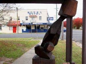New England Hotel Motel - Melbourne Tourism