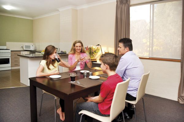 Oxley Court Apartments - Accommodation NSW