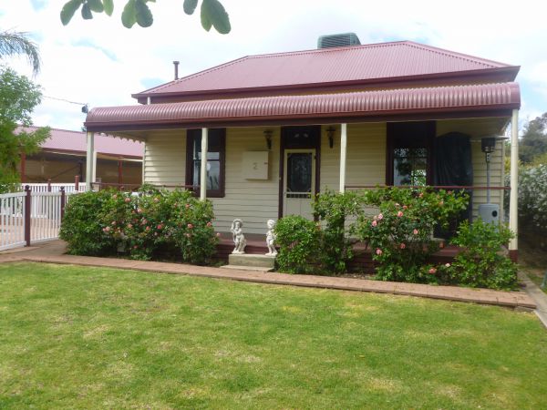 Country Cottages BB - VIC Tourism