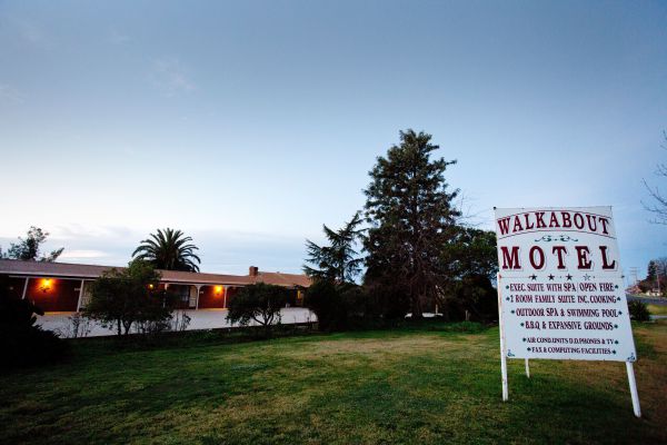 Walkabout Motel - New South Wales Tourism 