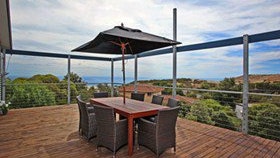 Coral Sands Seaview Beach House - Australia Accommodation