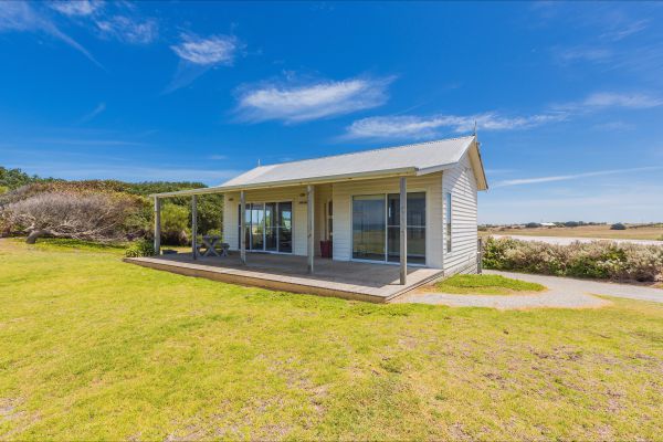 Wytonia Beachfront Accommodation - Cottages For Couples - thumb 4