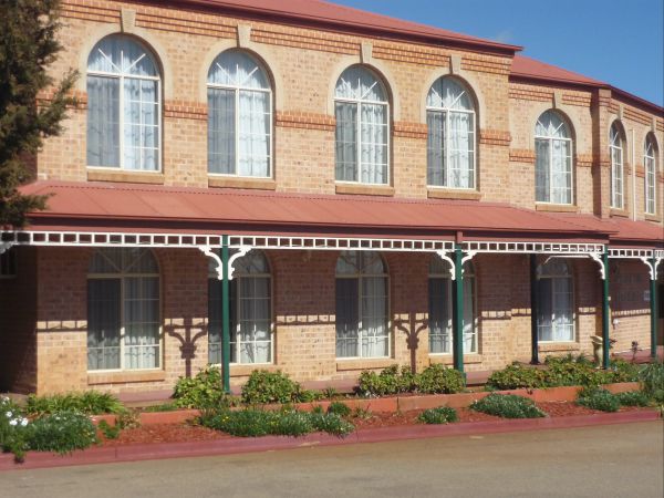 Heritage Motor Inn Goulburn - New South Wales Tourism 