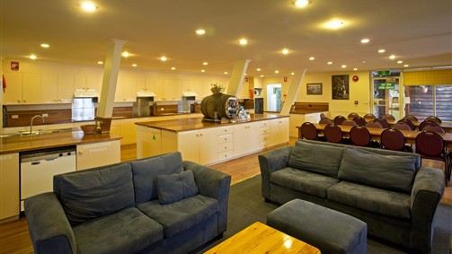 Alpha Ski Lodge - Hotel Accommodation