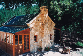 Bishops Adelaide Hills - The Waterfalls - Hotel Accommodation