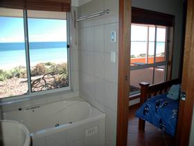 Ceduna Shelly Beach Caravan Park and Beachfront Villas - Hotel Accommodation