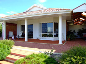 Close Encounters Bed and Breakfast - Accommodation NSW