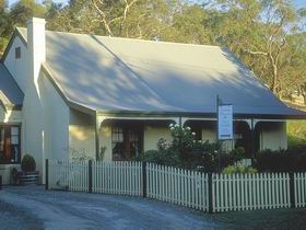 Country Pleasures Bed and Breakfast - Australia Accommodation