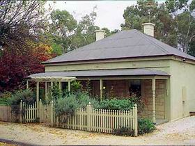 Miriams Cottage - Australia Accommodation
